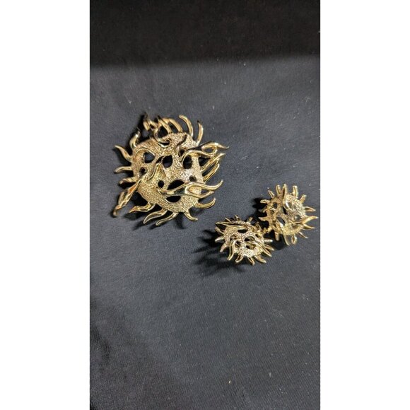 Vintage Sarah Coventry Gold-Tone Sea Urchin Brooch & Clip-On Earrings Set - Picture 6 of 9